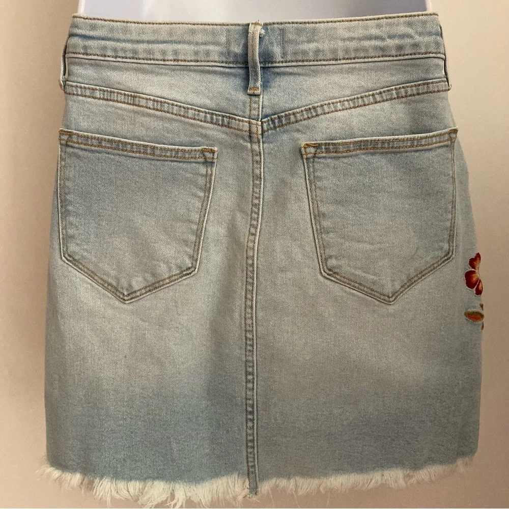 Driftwood Light Blue Maui Floral Embroidered Frayed Hem Denim Skirt, Sz 27